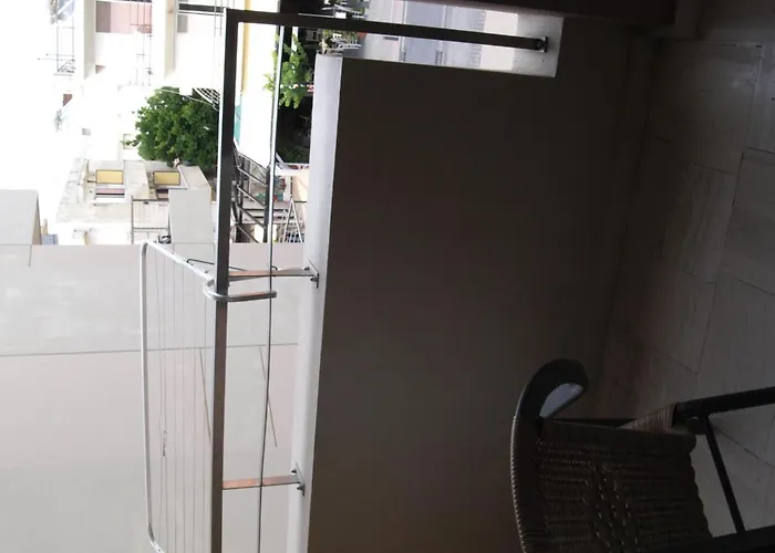 מלון דירות Saint Constantine 3*