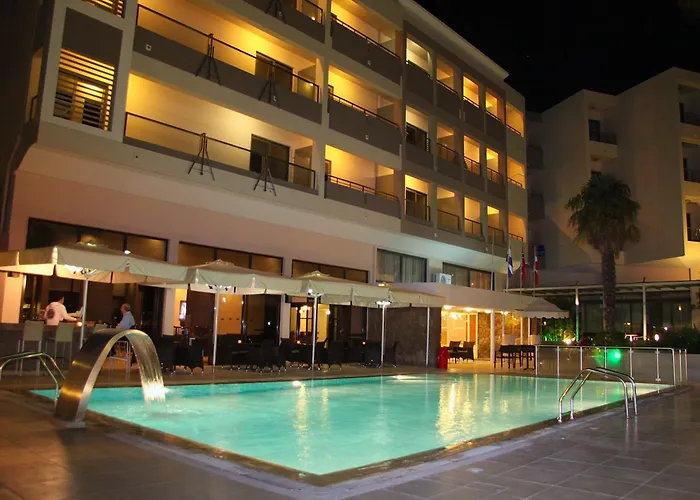 Saint Constantine העיירה קוס