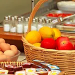 Saint Constantine Apartmanhotel 3*