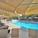 Saint Constantine Apartmanhotel 3*