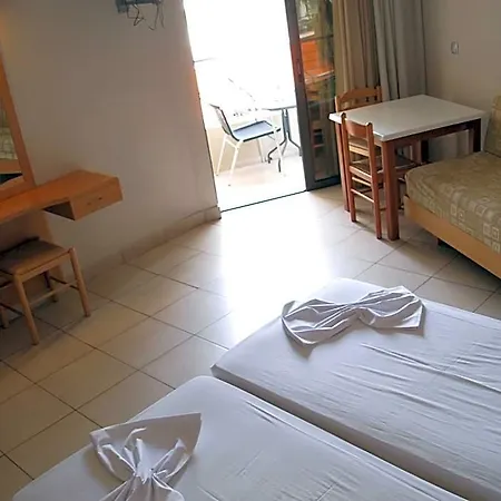 Aparthotel Saint Constantine 3*