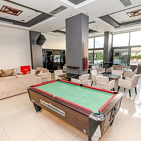 Saint Constantine Aparthotel 3*