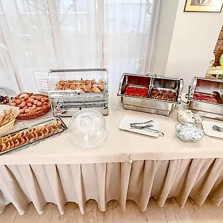 Saint Constantine Aparthotel 3*