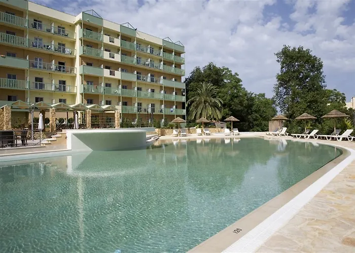 Saint Constantine Aparthotel