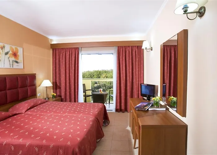 Saint Constantine Aparthotel