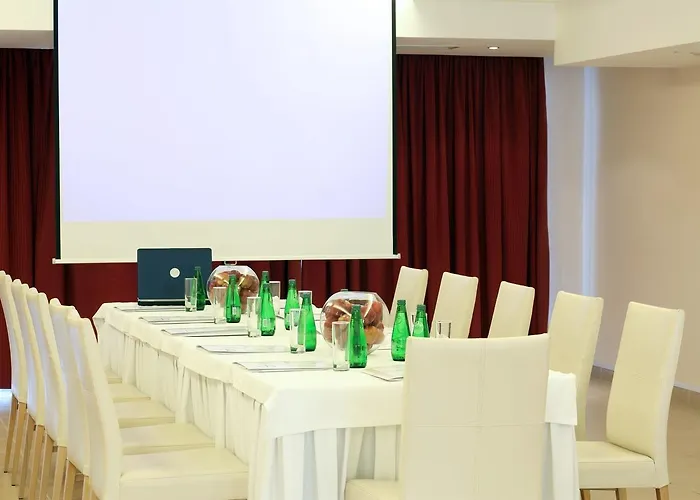 Saint Constantine Aparthotel 3*