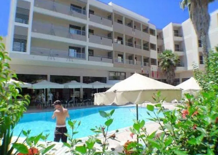 Saint Constantine Aparthotel