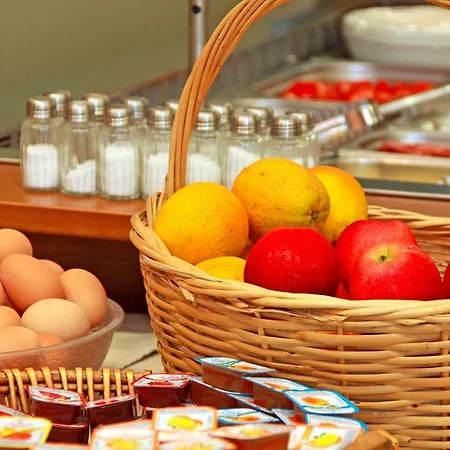 Saint Constantine Apartahotel 3*