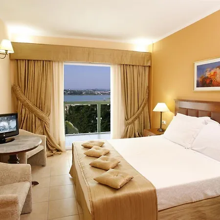 Saint Constantine Apartahotel 3*