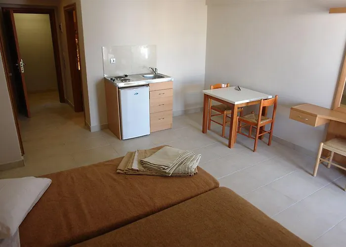 Saint Constantine Aparthotel 3*